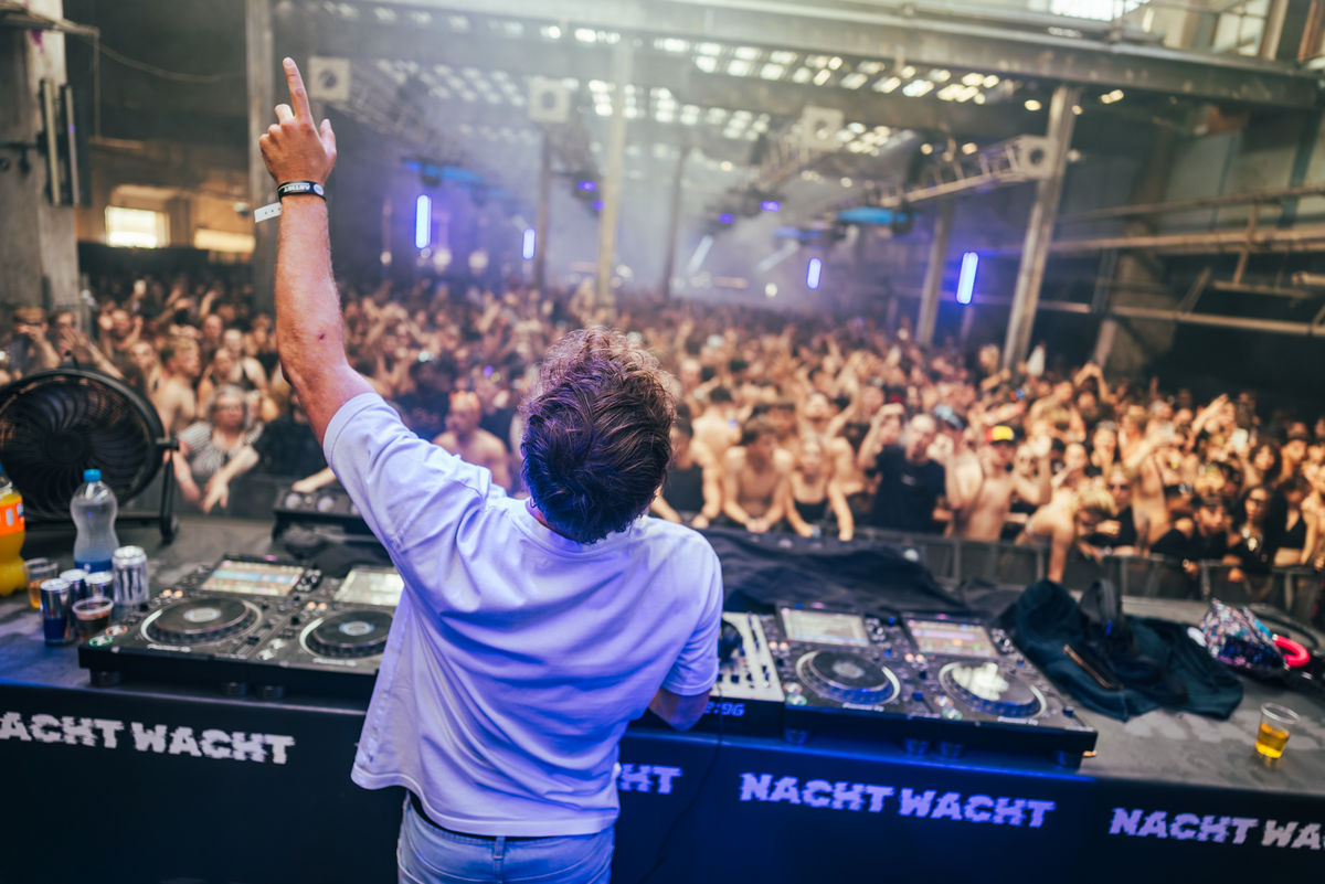 Loading... just a sec